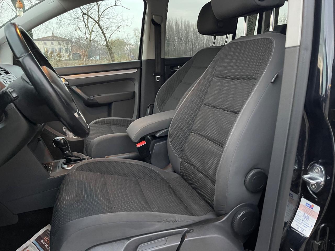 Volkswagen Touran Business 1.4 DSG Highline EcoFuel