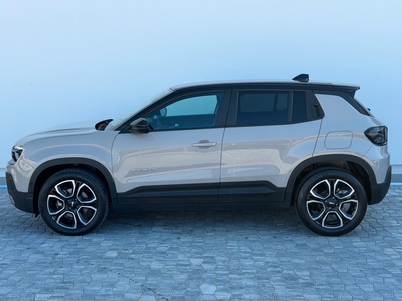 Jeep Avenger 1.2 Turbo 100 CV MHEV Summit