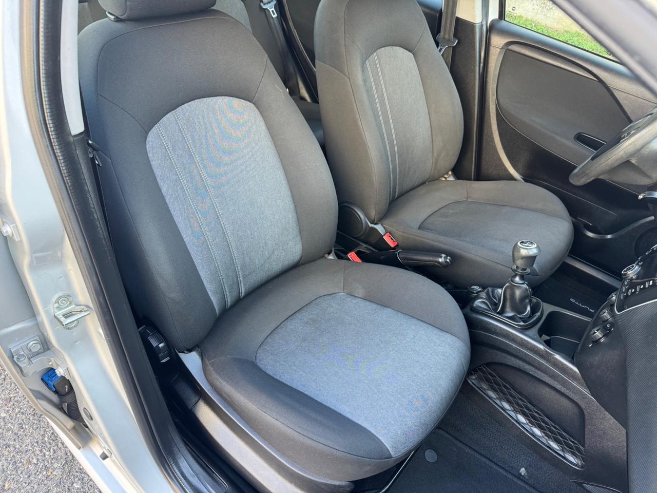 Fiat Punto idonea ai neopatentati gomme nuove