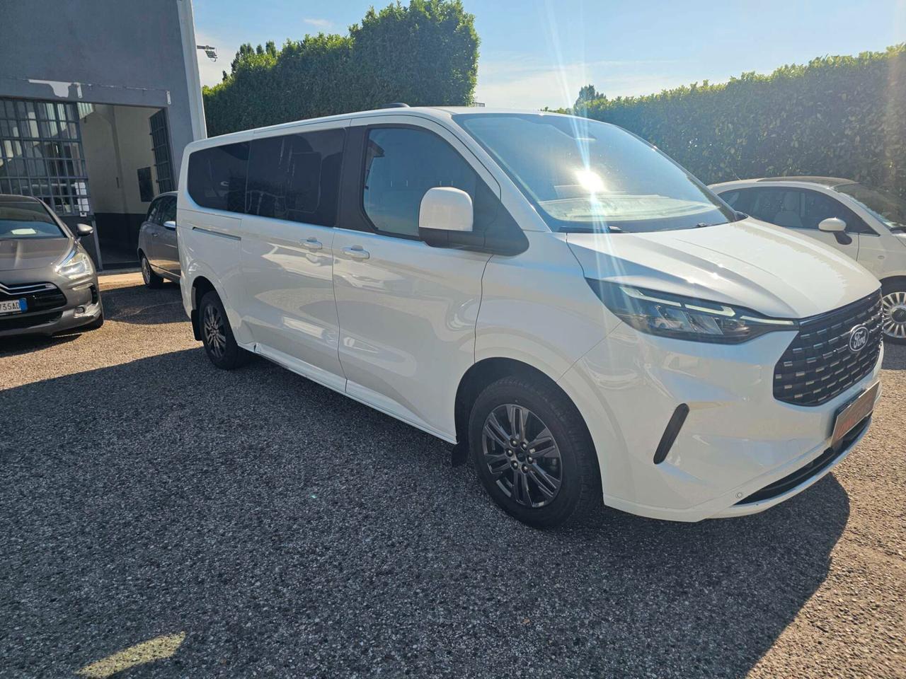 Ford Tourneo Courier custom titanium