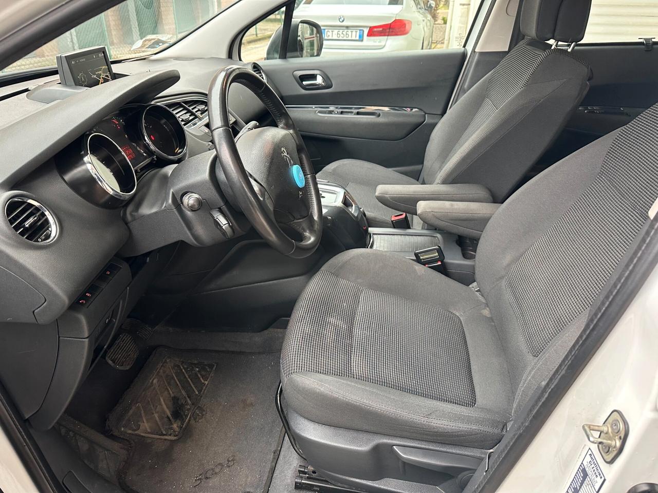 Peugeot 5008 1600 HDI AUT. 7 POSTI