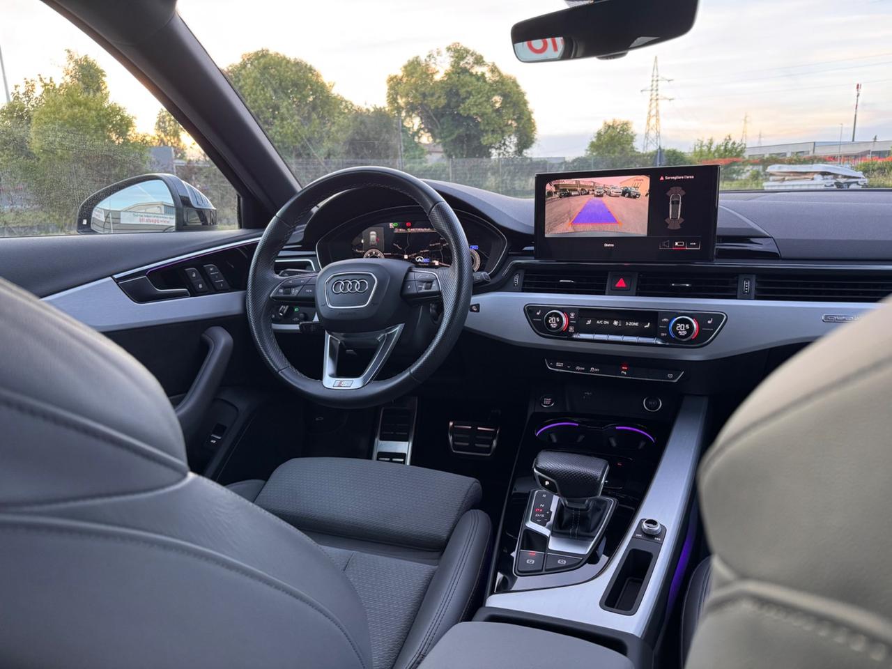 Audi A4 Avant 40 TDI quattro S tronic line edition Identity Black
