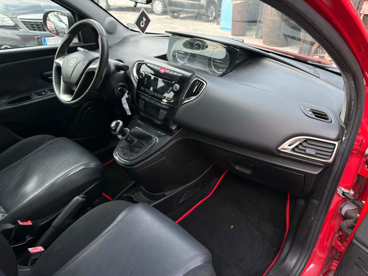 Lancia Ypsilon 1.2 69 CV 5 porte GPL 2035 Ecochic Elefantino