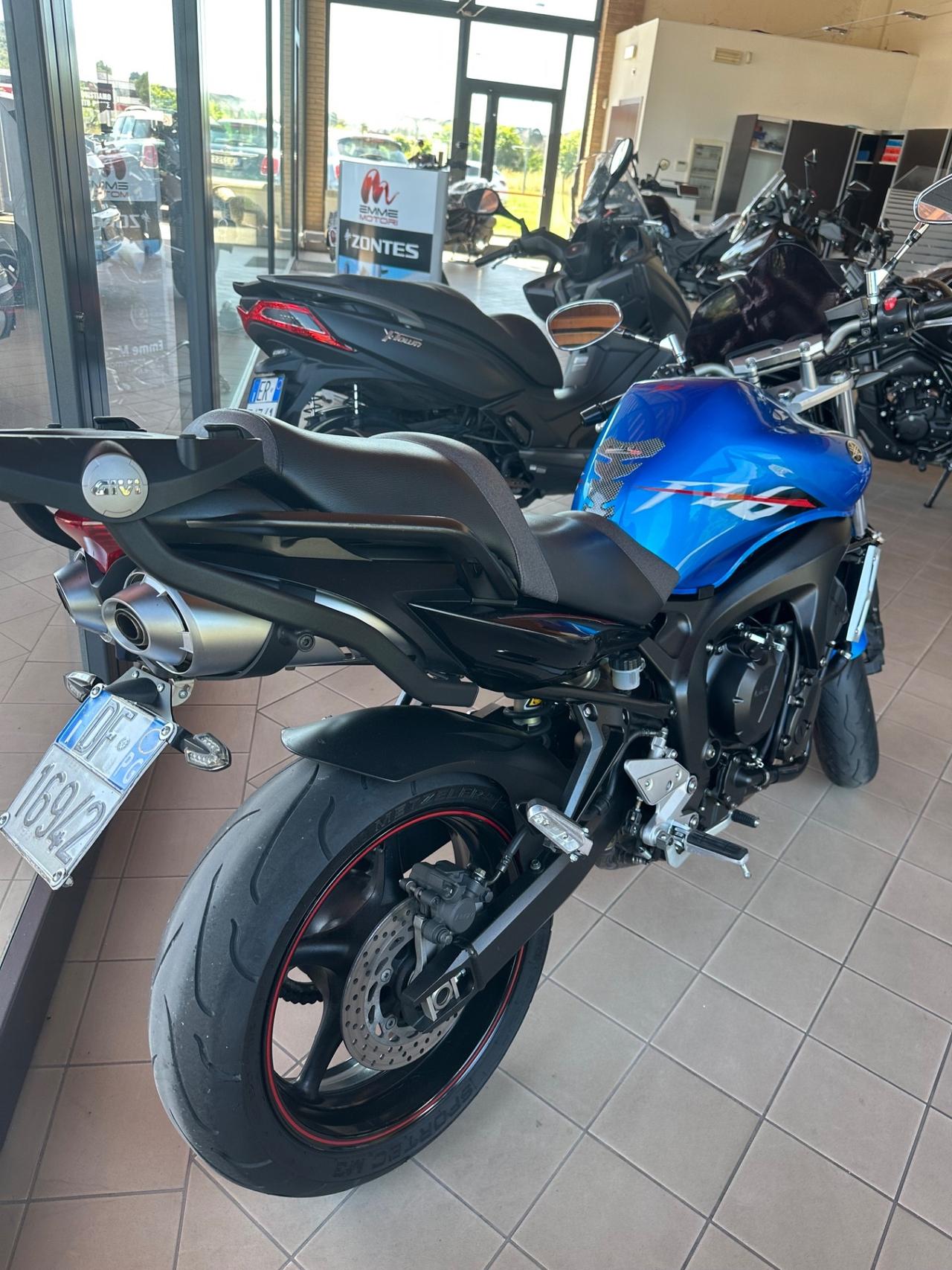 Yamaha FZ6