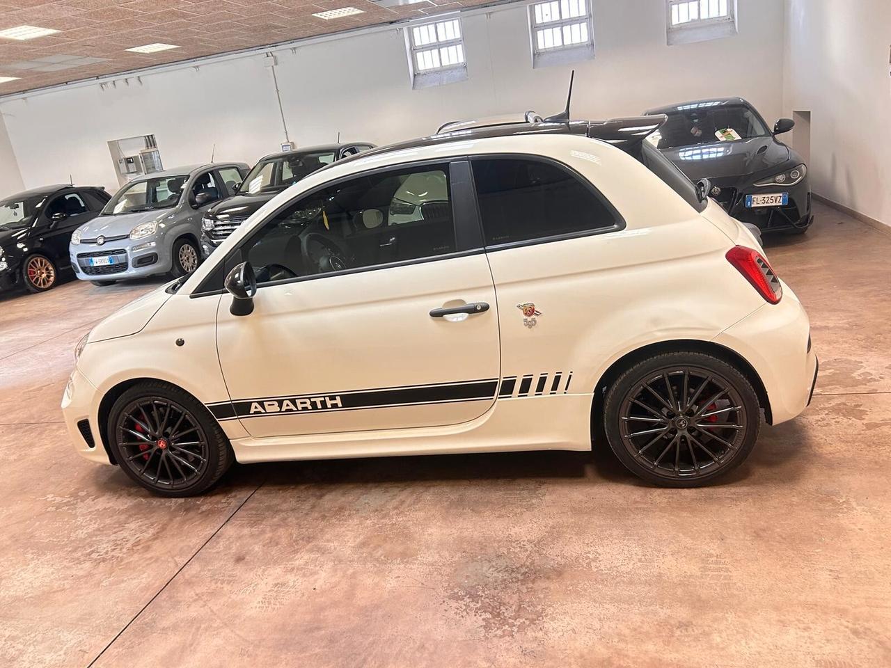 Abarth 695 1.4 Turbo T-Jet 180 CV Esseesse
