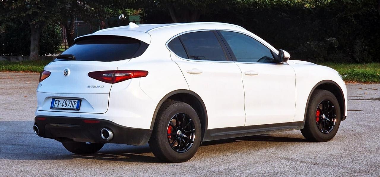 Alfa Romeo Stelvio 2.2 Turbodiesel 190 CV AT8 Q4 B-Tech
