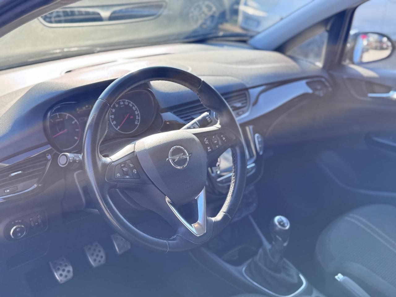 Opel Corsa 1.4 90CV GPL Tech Coupé Black Edition