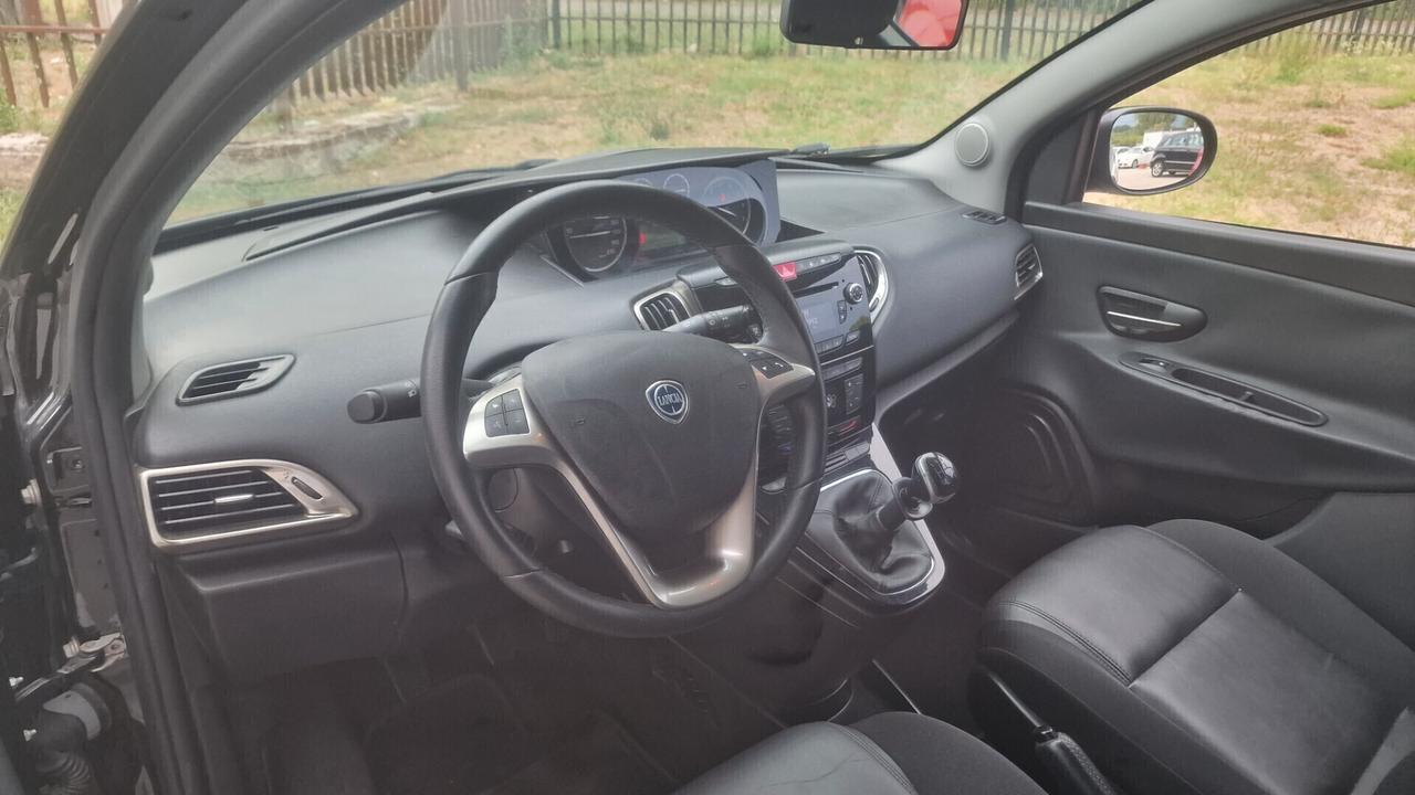 Lancia Ypsilon 1.2 69 CV 5 porte GPL Ecochic Gold