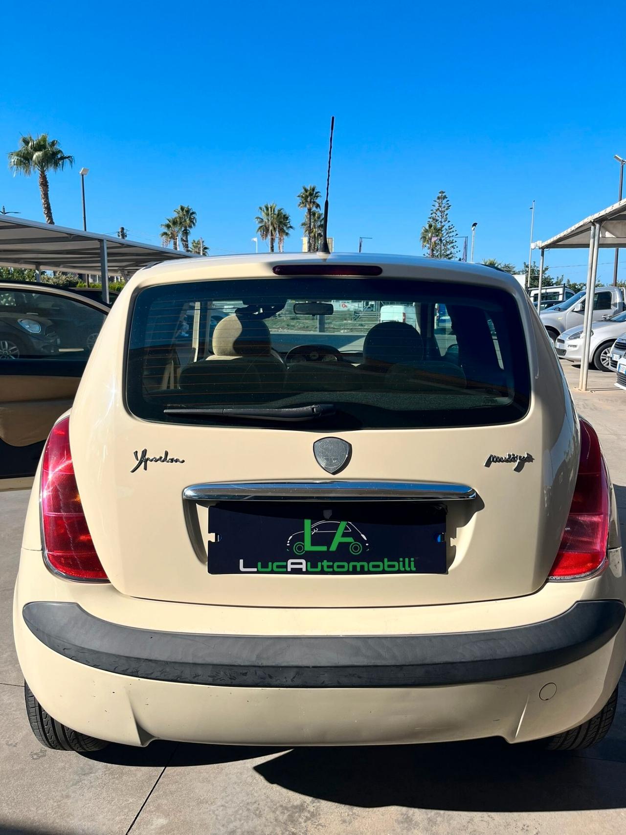 Lancia Ypsilon 1.3 MJT 65 CV Platino