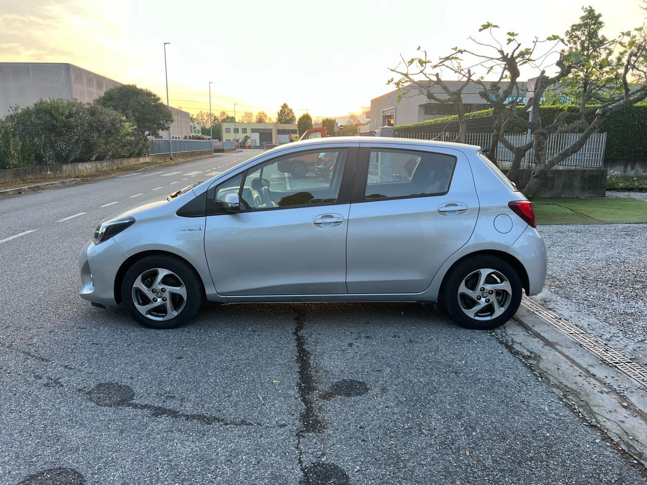 Toyota Yaris 1.5 Hybrid 5 porte Active