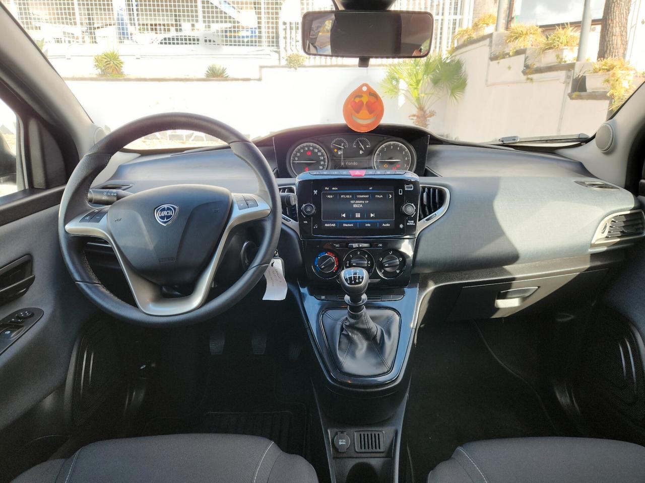 Lancia Ypsilon 1.0 FireFly 5 porte S&S Hybryd Gold