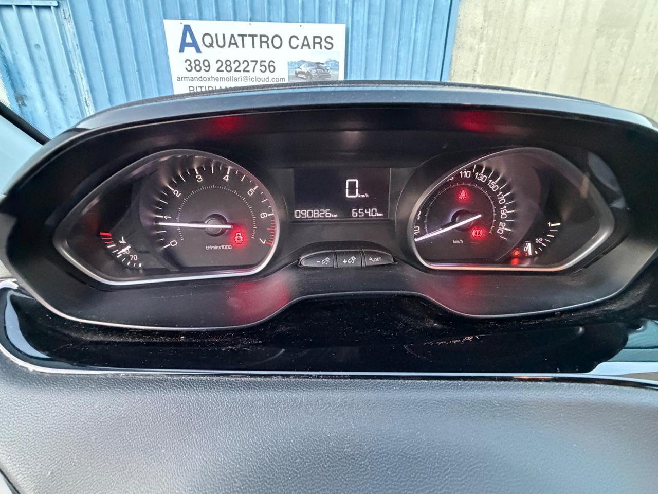 Peugeot 208 PureTech 82 5 porte Allure