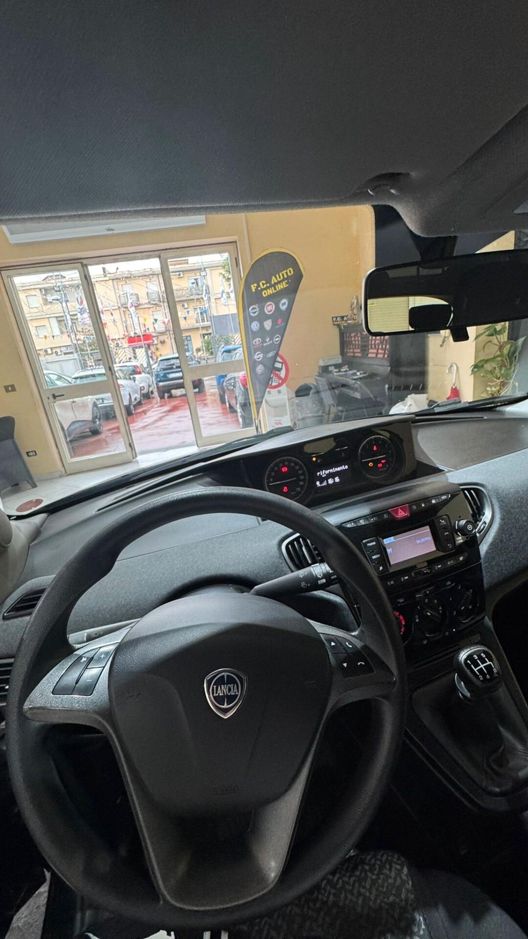 Lancia Ypsilon 1.2 69 CV 5 porte GPL Ecochic Elefantino Blu