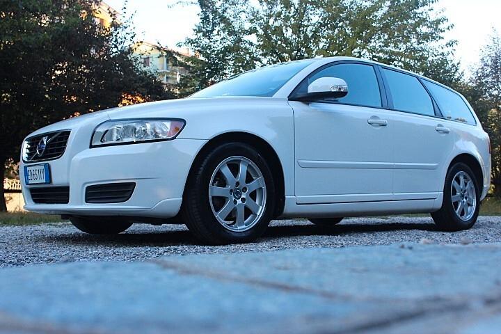 Volvo V50 1.6 d2 Polar 115cv CROSSOVER STUPENDO COME DA FOTO REALE UNICO UTILIZZATORE CLIMA AUT. CERCHI IN LEG