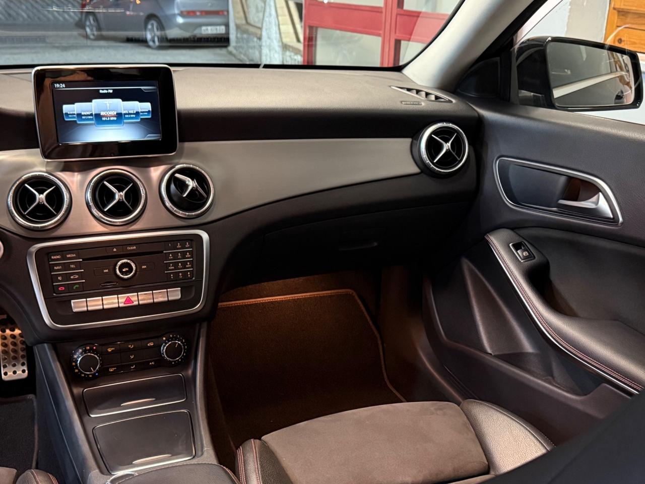 Mercedes-benz CLA 200 d 4Matic Automatic Premium AMG