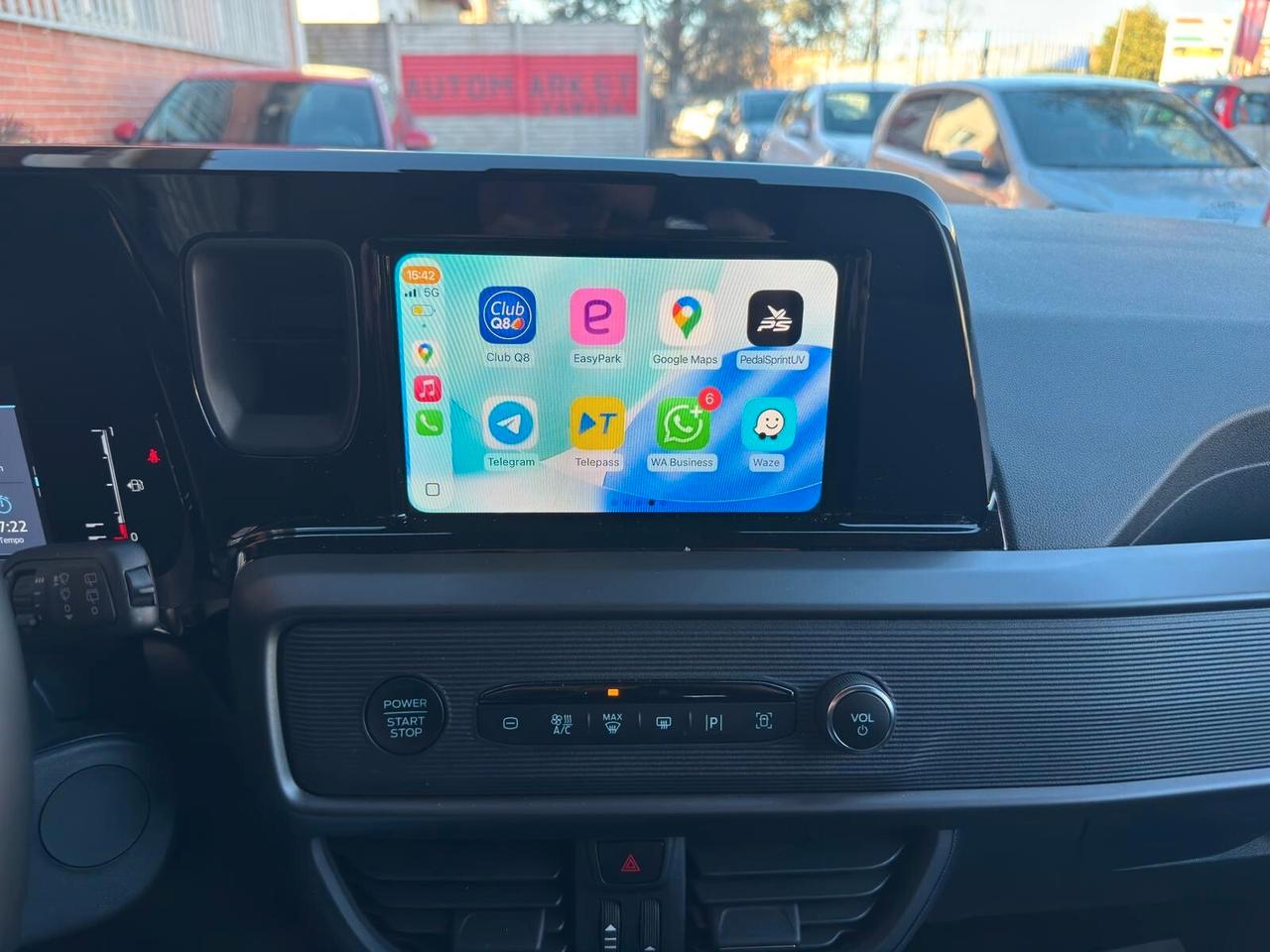 Ford Tourneo Courier 1.0 EcoBoost 125cv Powershift Titanium