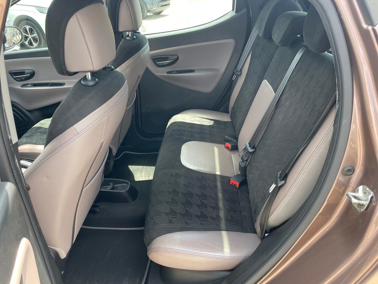 Lancia Ypsilon 1.3 MJT 16V 95 CV 5 porte S&S Elle-TETTO APRIBILE
