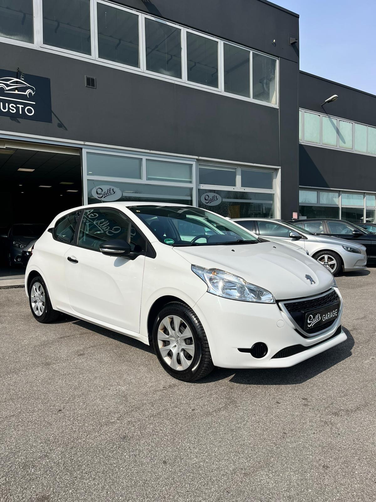 Peugeot 208 Neopatentati