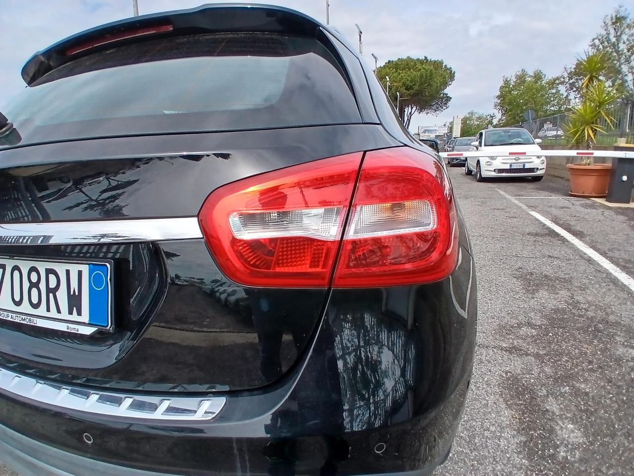 Mercedes-benz GLA 180 d Premium