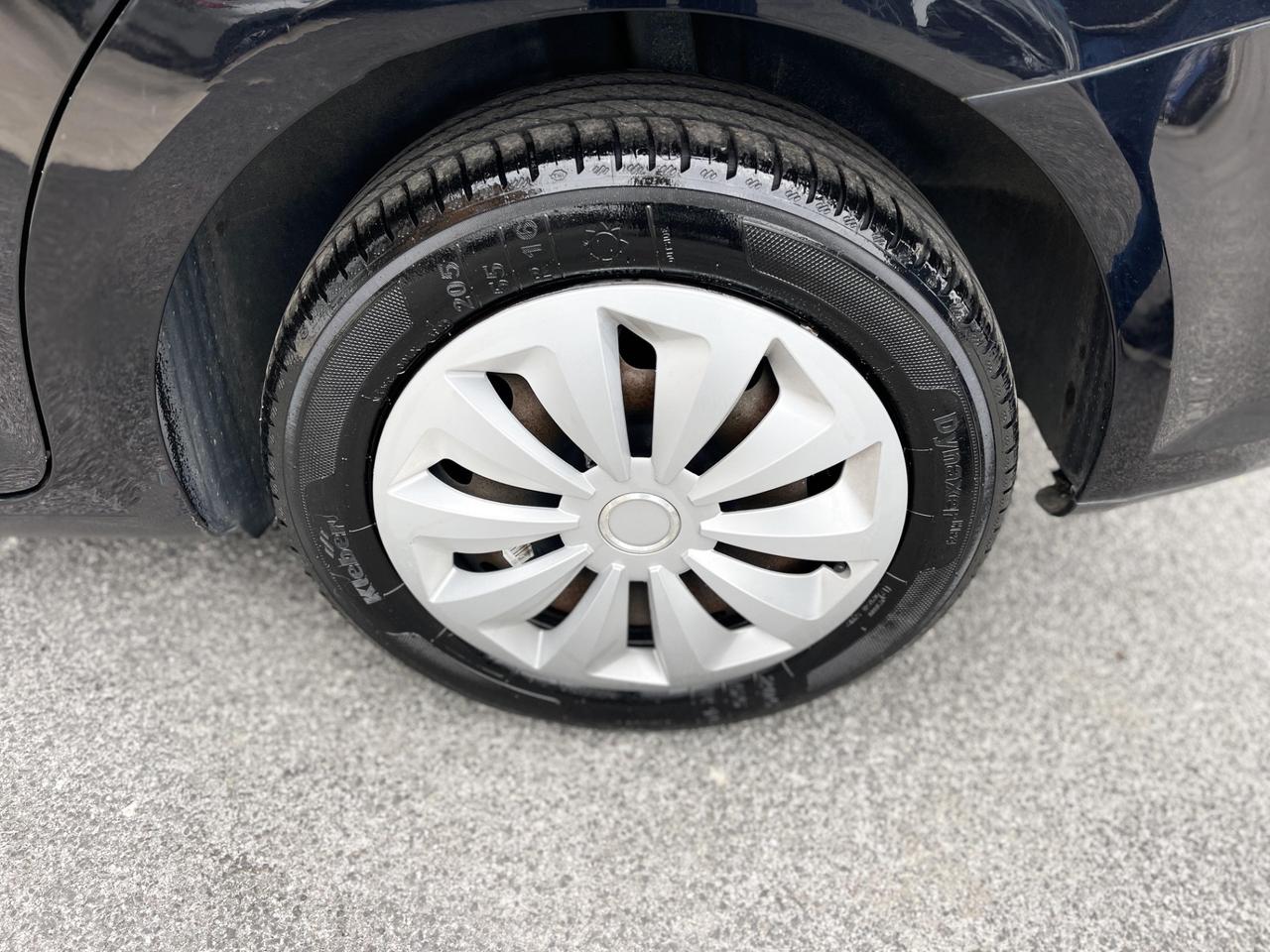 Volkswagen Touran 1.6 Diesel 105CV E5 Neo - 2013