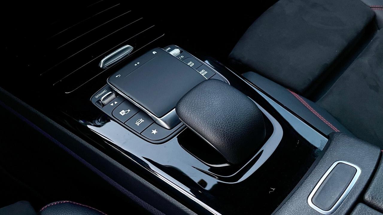 MERCEDES-BENZ CLASSE A250 2.0 PREMIUM 4-MATIC 224CV - ALCANTARA, SEDILI RISCALDABILI, PACCHETTO LUCI