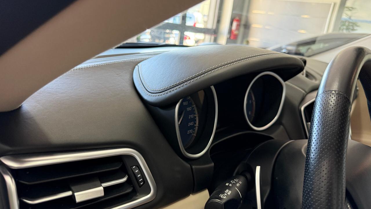 Maserati Ghibli V6 Diesel Gransport TETTO