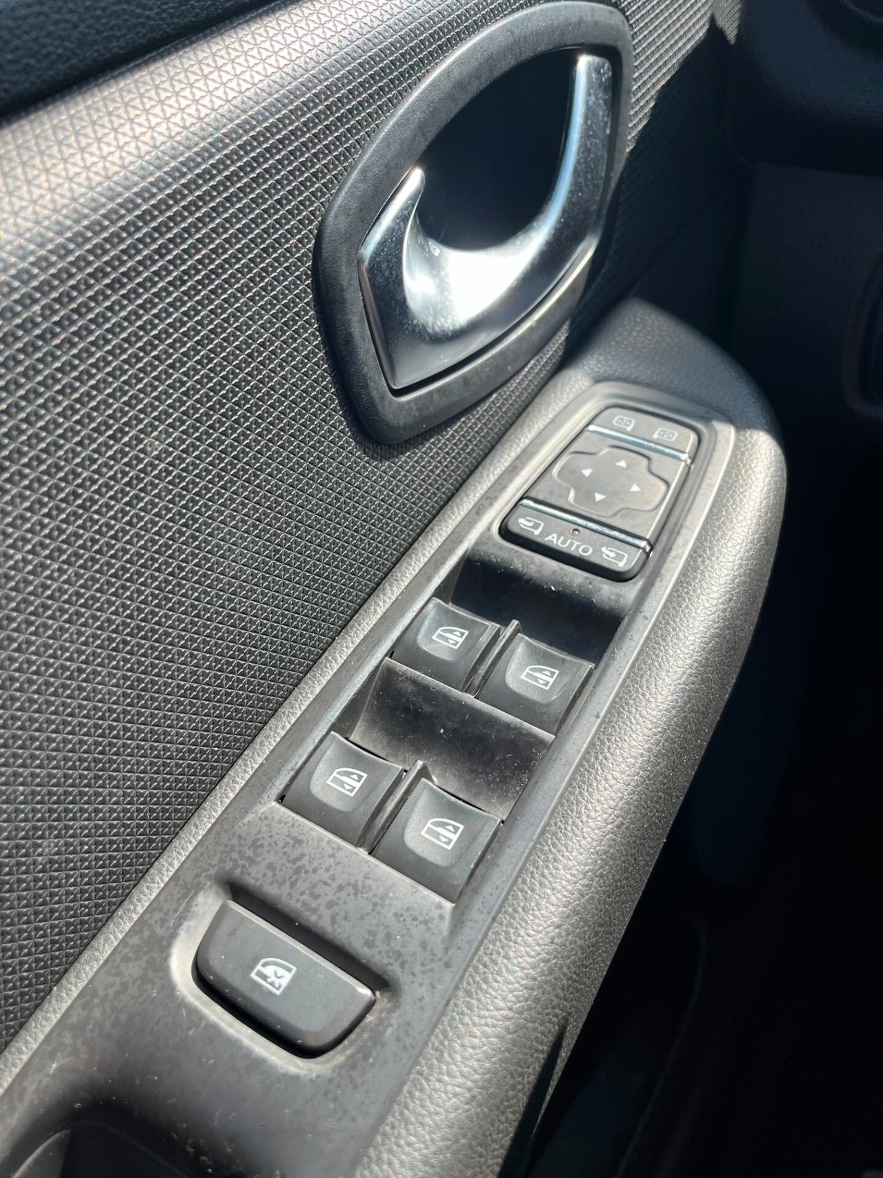 Renault Clio dCi 8V 90CV EDC Start&Stop 5 porte Energy Intens