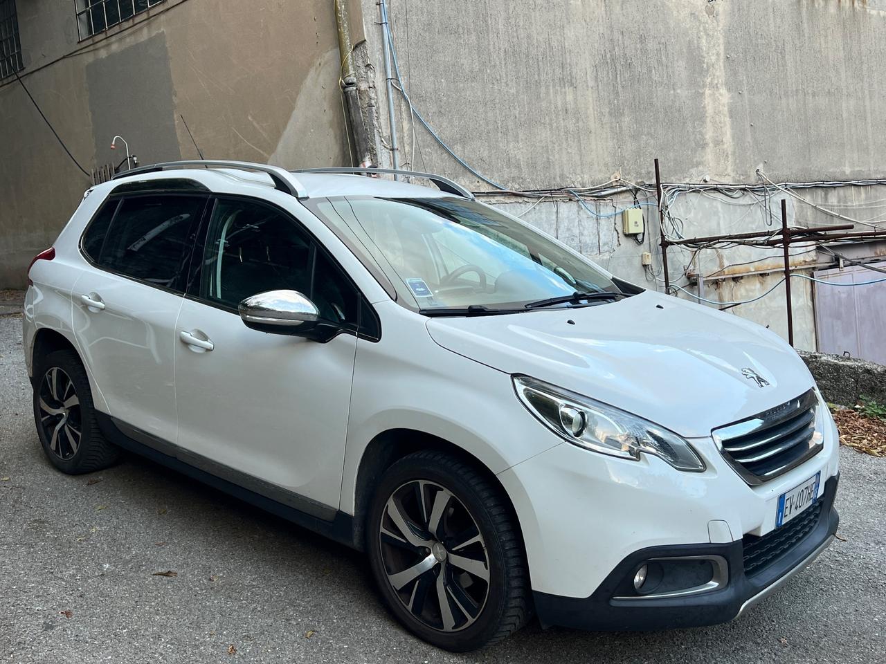 Peugeot 2008 1.6 e-HDi 92 CV Allure - 2014