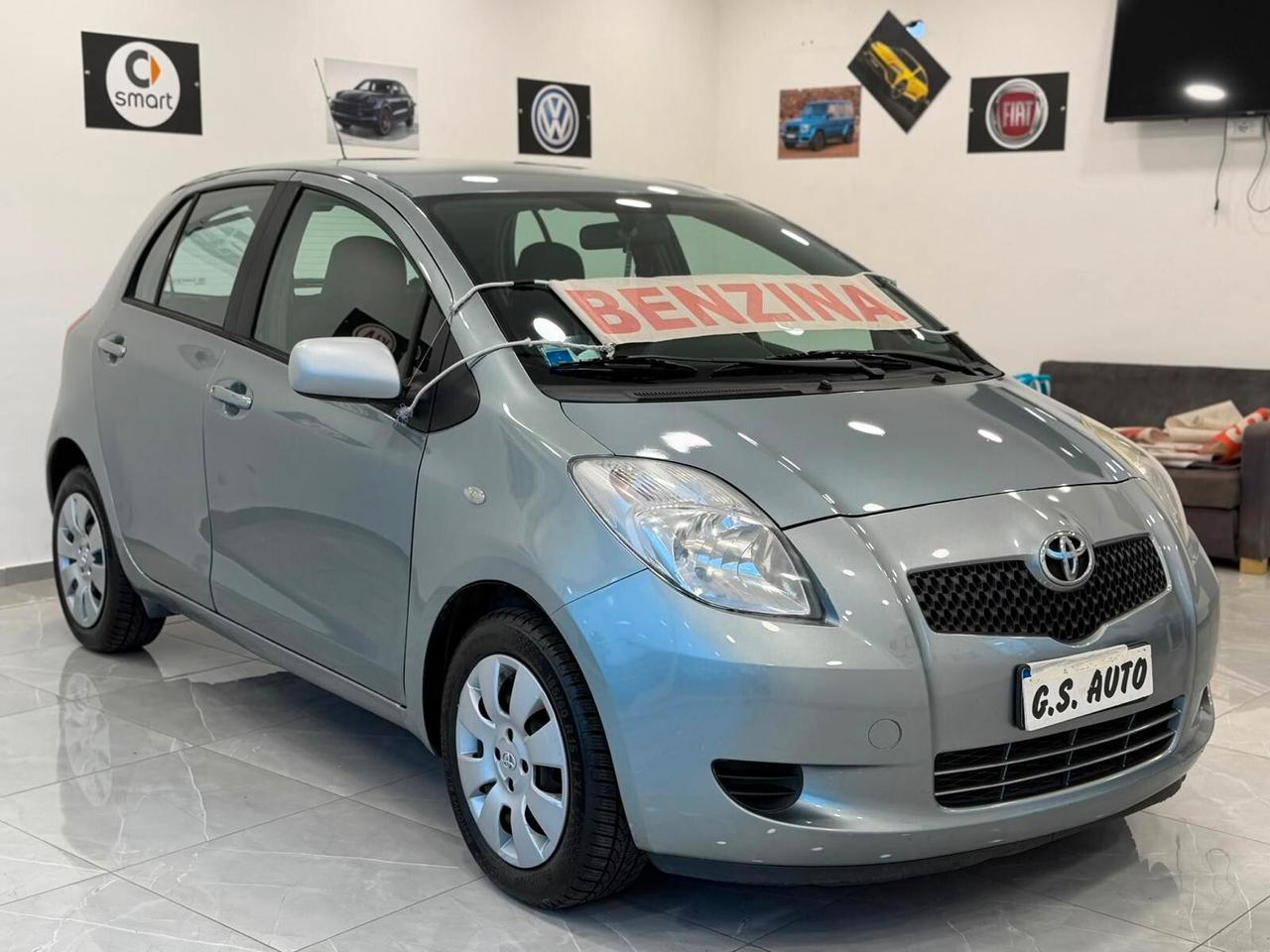 Toyota Yaris 1.0 5 porte Sol