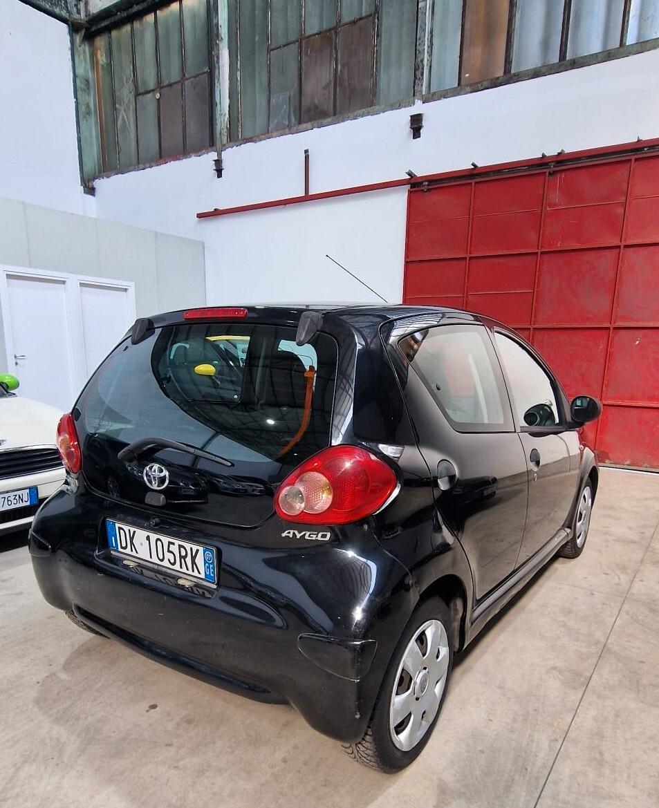 Toyota Aygo 1.0 12V VVT-i 5 porte