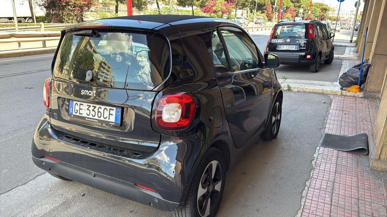 Smart ForTwo EQ Passion iva esposta