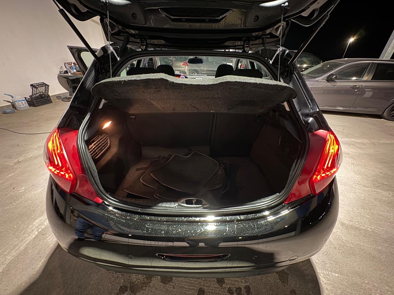 Peugeot 208 BlueHDi 120 S&S 5 porte Allure