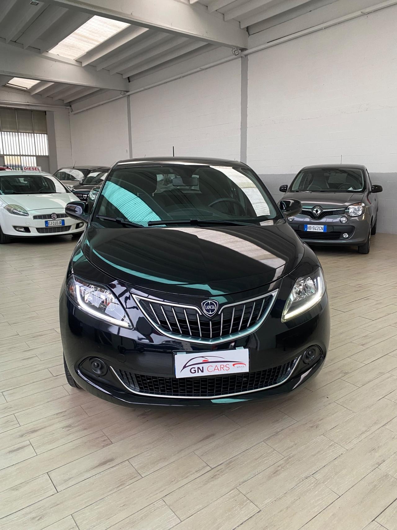 Lancia Ypsilon Hybrid Firefly