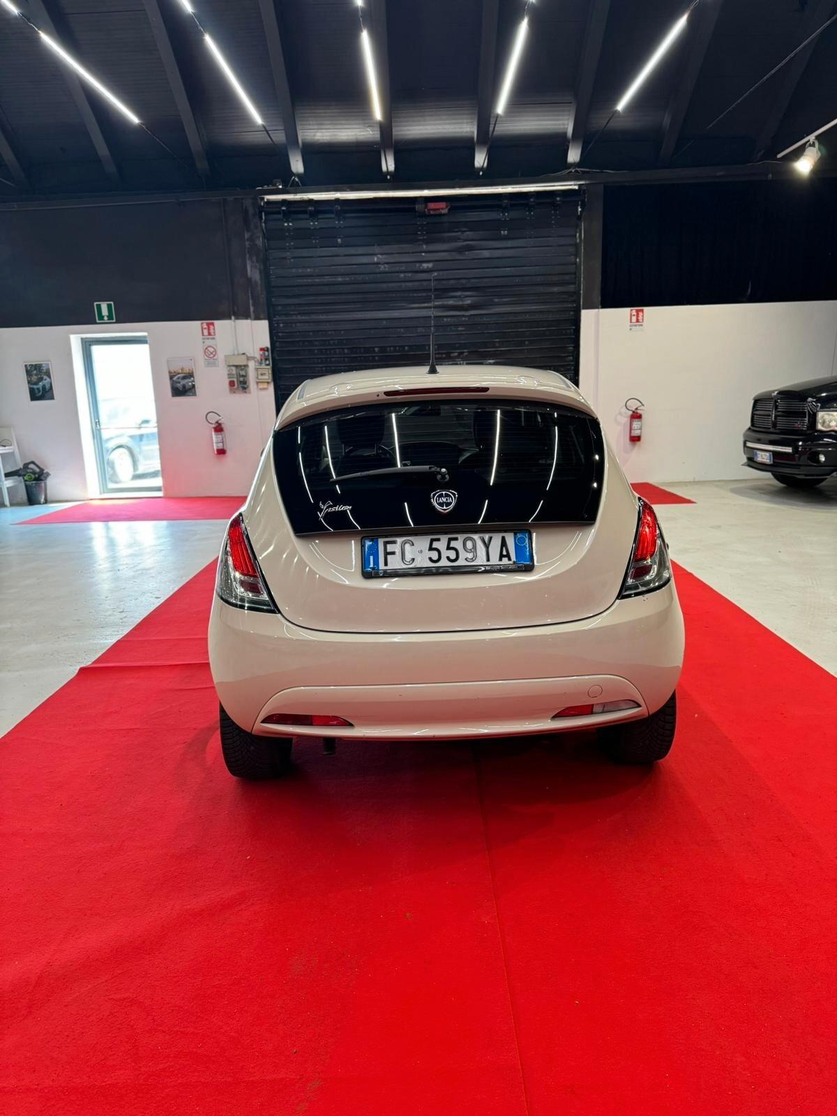 LANCIA YPSILON NEOPATENTATI
