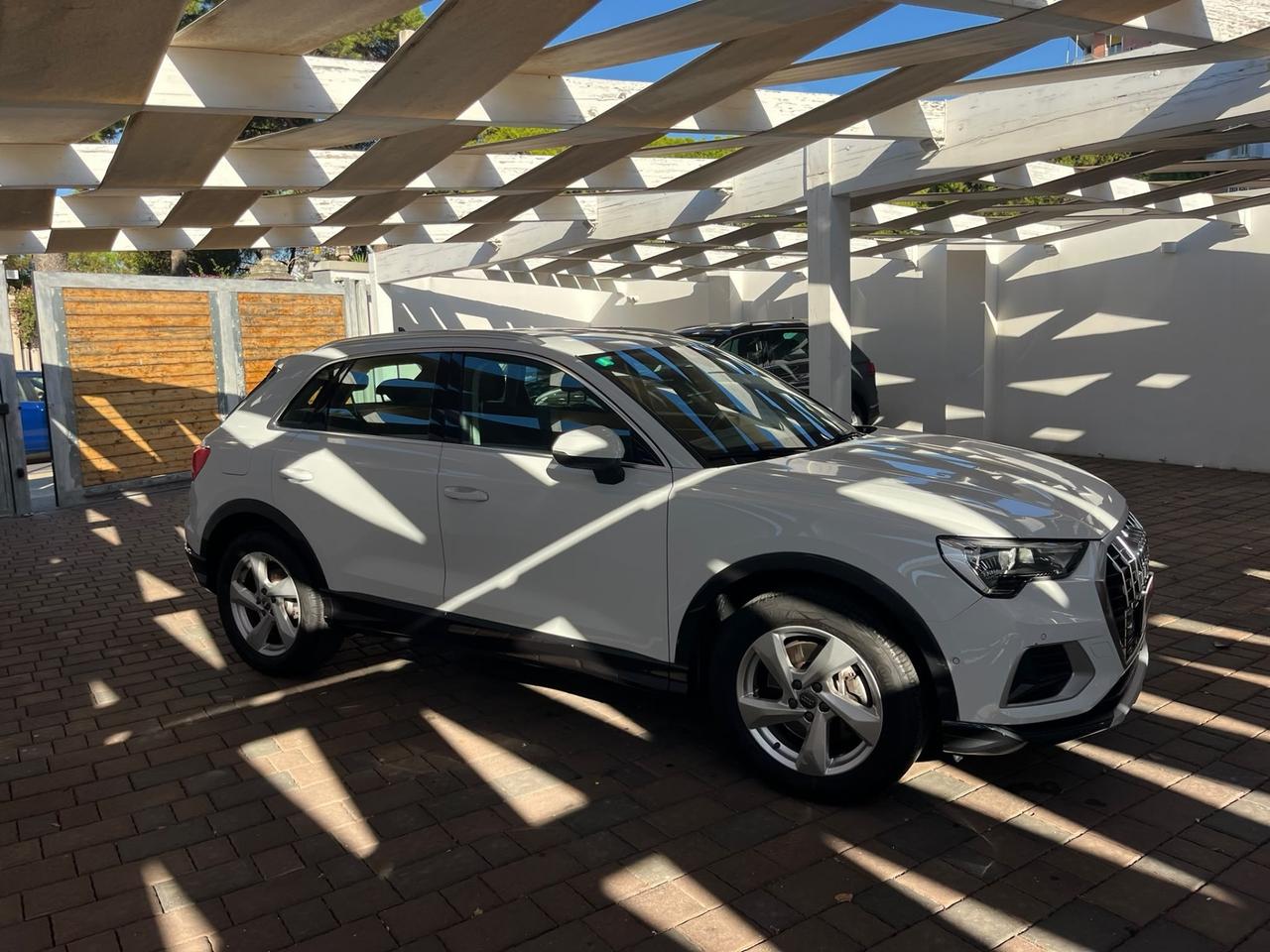 Audi Q3 40 TDI quattro S tronic Business Advanced