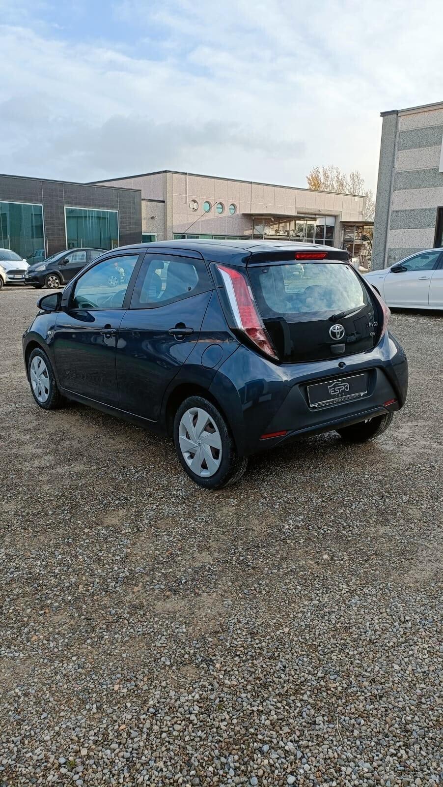 Toyota Aygo 1.0 VVT-i 69 CV 5 porte x-wave