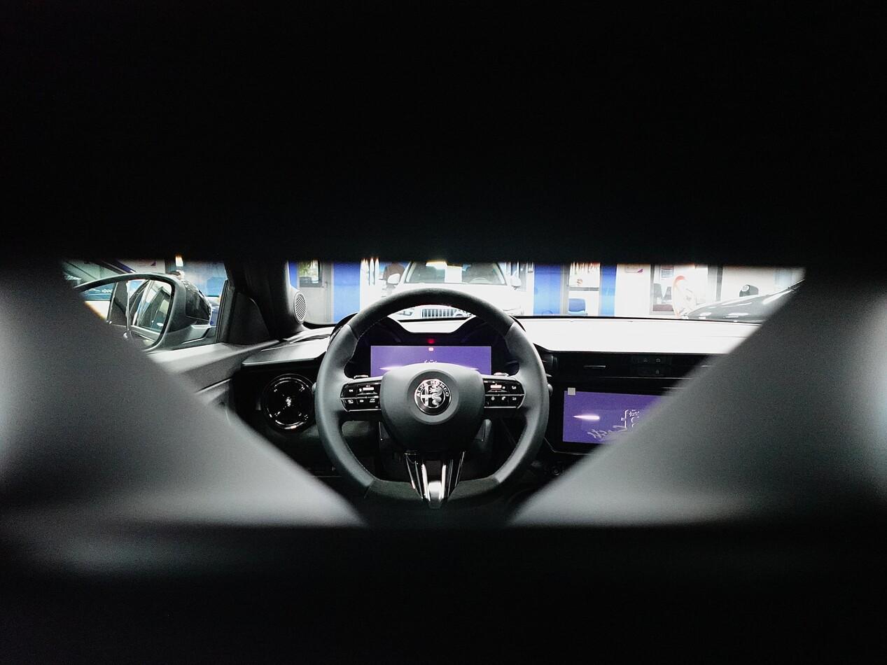 Alfa Romeo Junior 1.2 IBRIDA 145 CV EDCT6 SPECIALE PACK SPORT