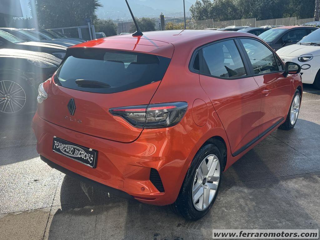 Renault Clio SCe 65 CV neo patentati a soli 179 euro al mese
