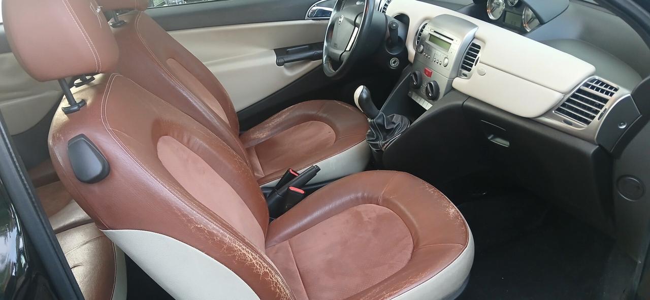 Pochi km Lancia Ypsilon diesel neopatentati