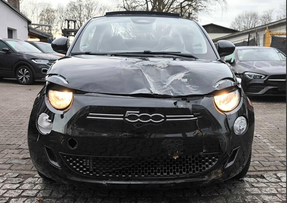 Fiat 500 500e Icon AUT ACC TEMP NAVI KLIMAAUT SHZG