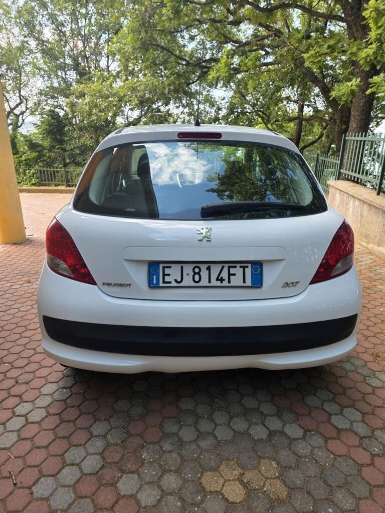 Peugeot 207 1.4 HDi 70CV 5p. Energie neopatentati