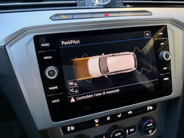 VOLKSWAGEN Passat Variant 1.6 TDI SCR DSG Business BMT HIGHLINE FULL