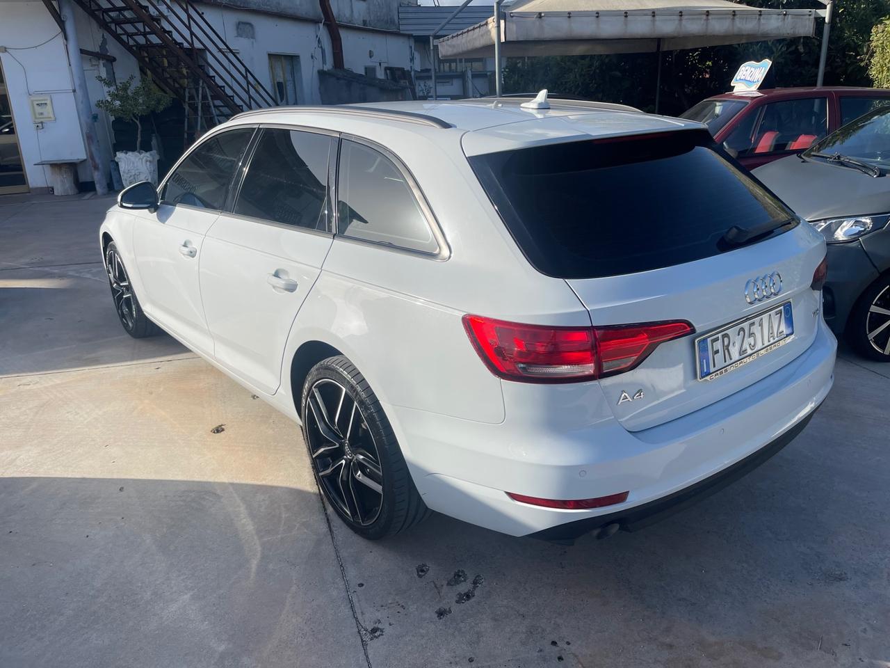 Audi A4 Avant 2.0 TDI 150 CV ultra S tronic Business permute finanziamenti