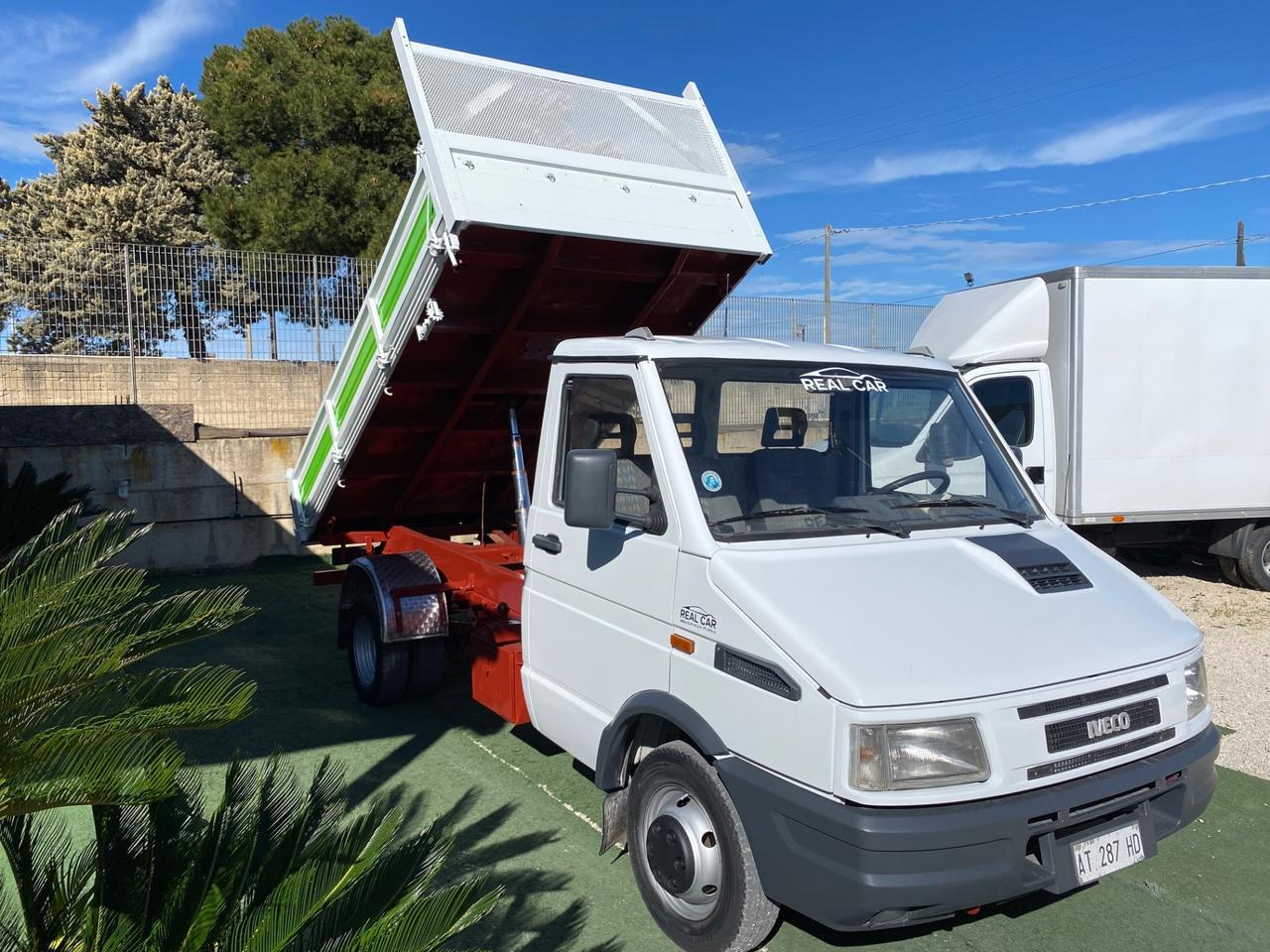Iveco Daily 35-12 Ribaltabile Trilaterale 3 Posti