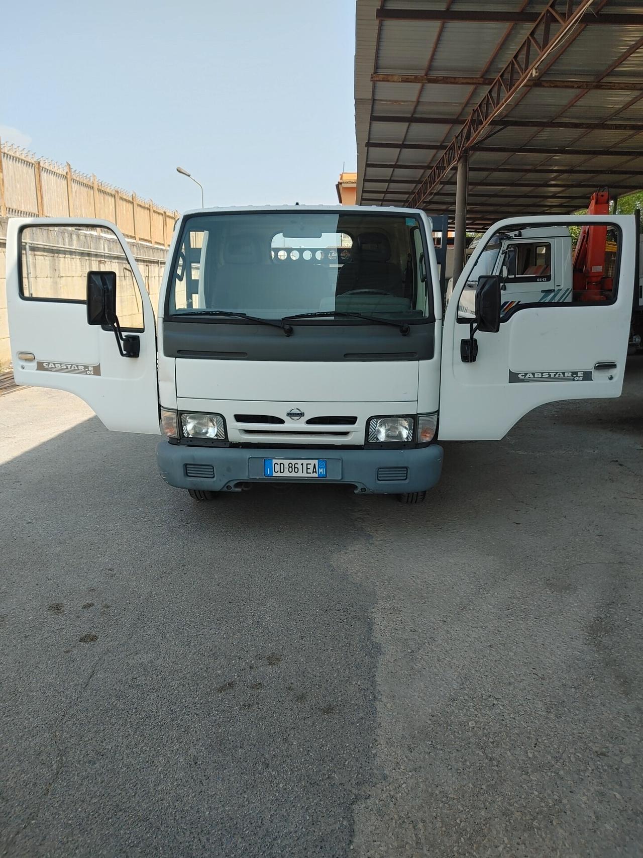 Nissan Cabstar 3.0 3posti cassone fisso