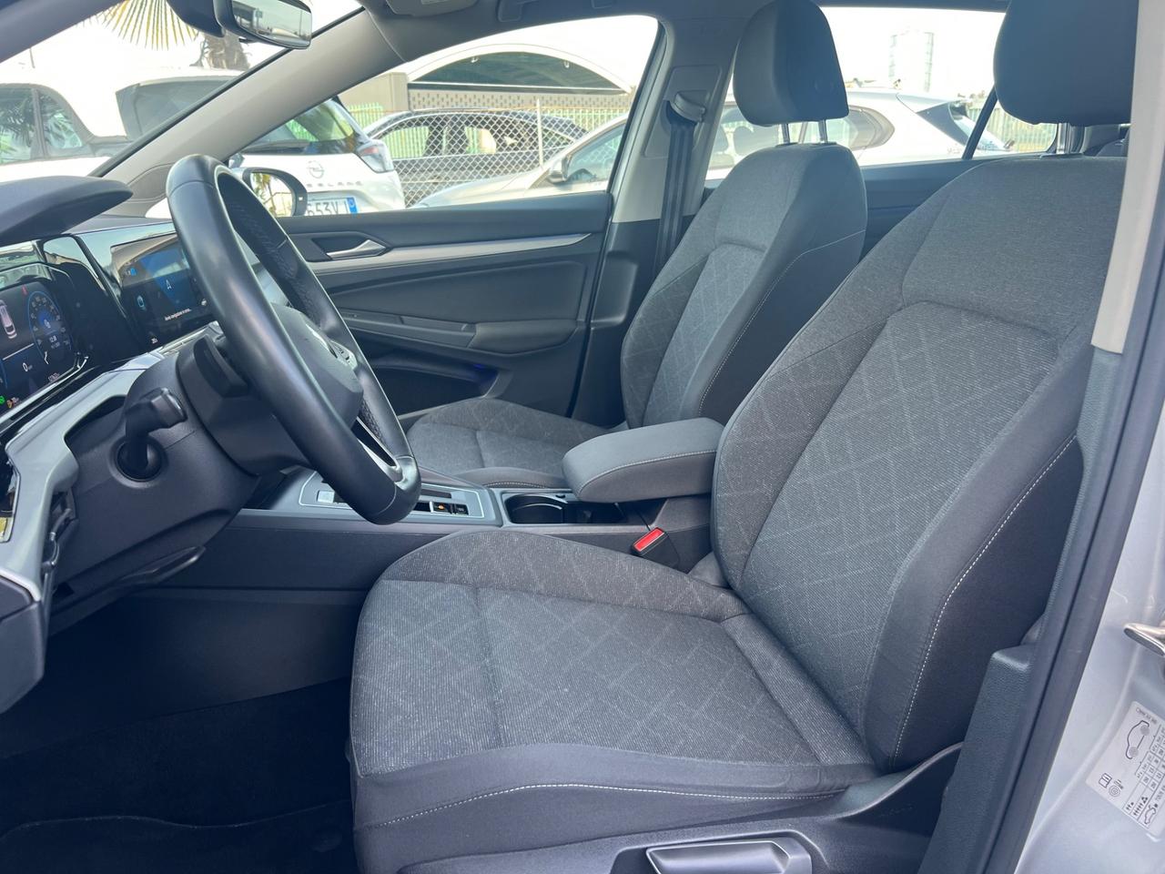 Volkswagen Golf Variant 2.0 TDI SCR Life FINANZIABILE