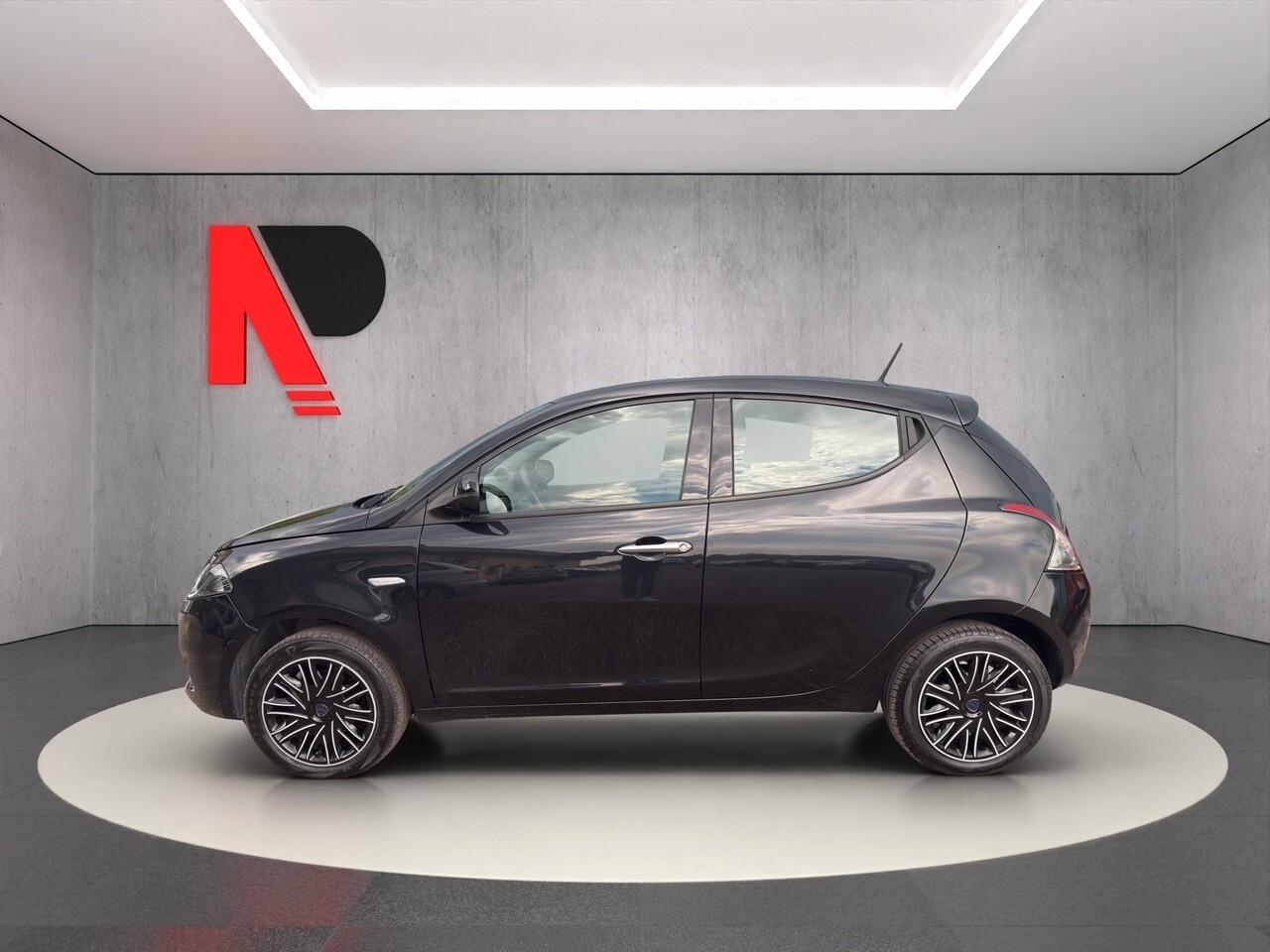 Lancia Ypsilon 1.0 FireFly 5 porte S&S Hybrid Silver Plus