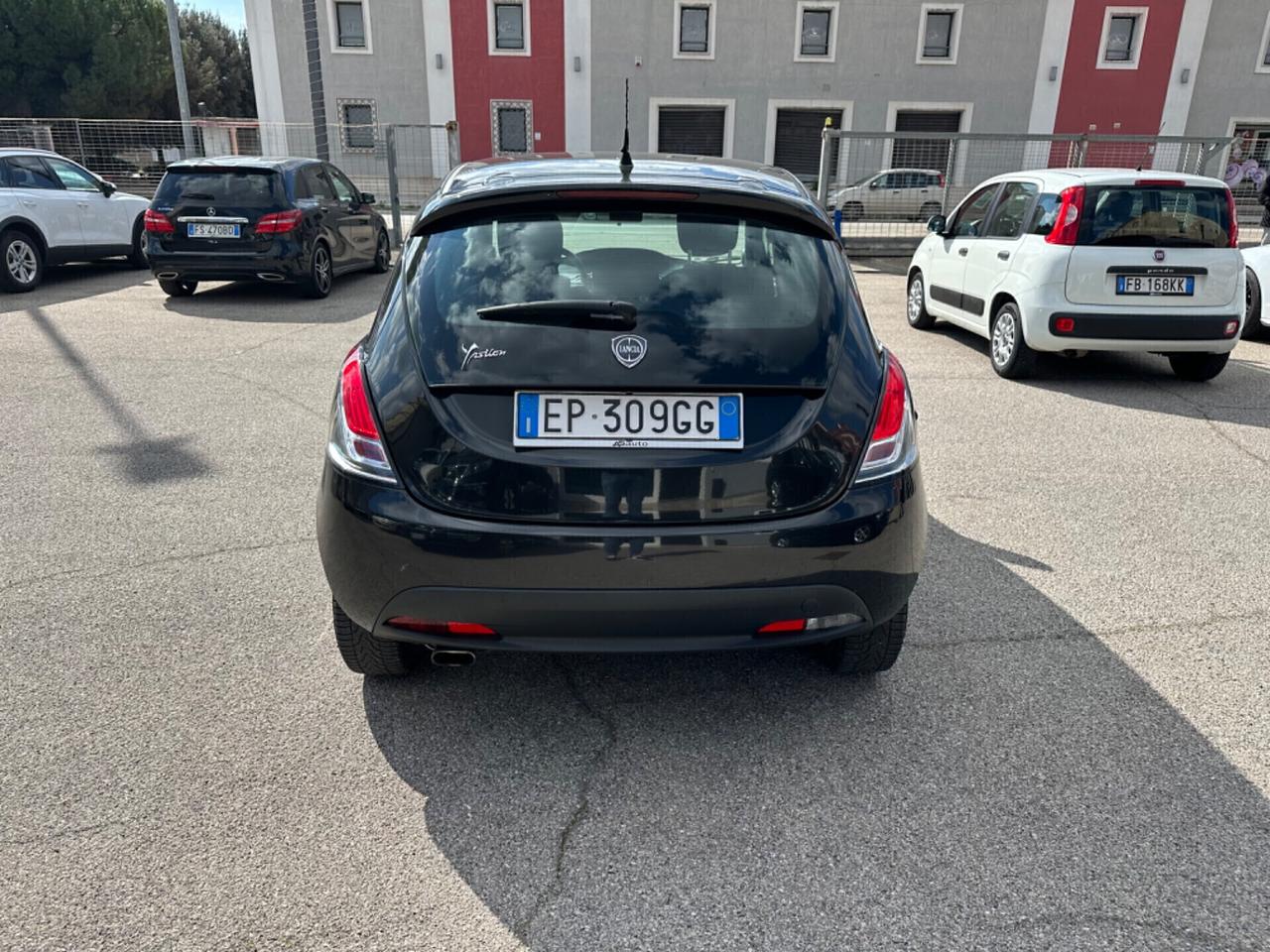 Lancia Ypsilon 1.2 69 CV 5 porte GPL Ecochic Silver