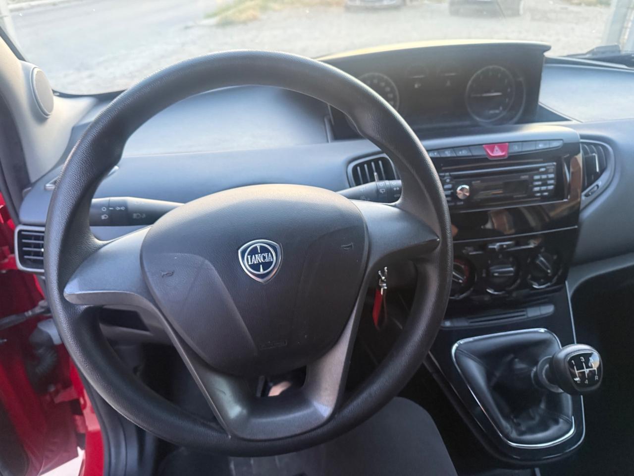 Lancia Ypsilon 1.2 69 CV 5 porte Silver