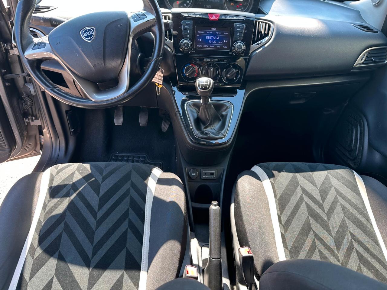 Lancia Ypsilon 1.3 MJT 16V 95 CV 5 porte S&S Platinum NEOPATENTATI